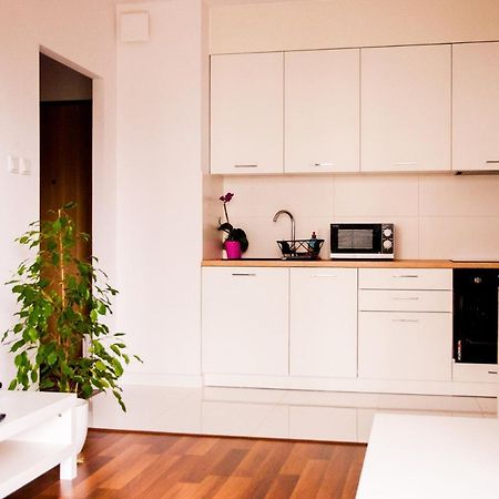 Apartament Rosso Lodź Bagian luar foto
