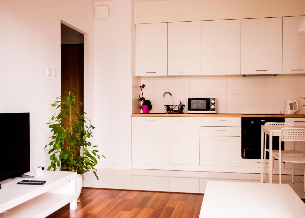 Apartament Rosso Lodź Bagian luar foto