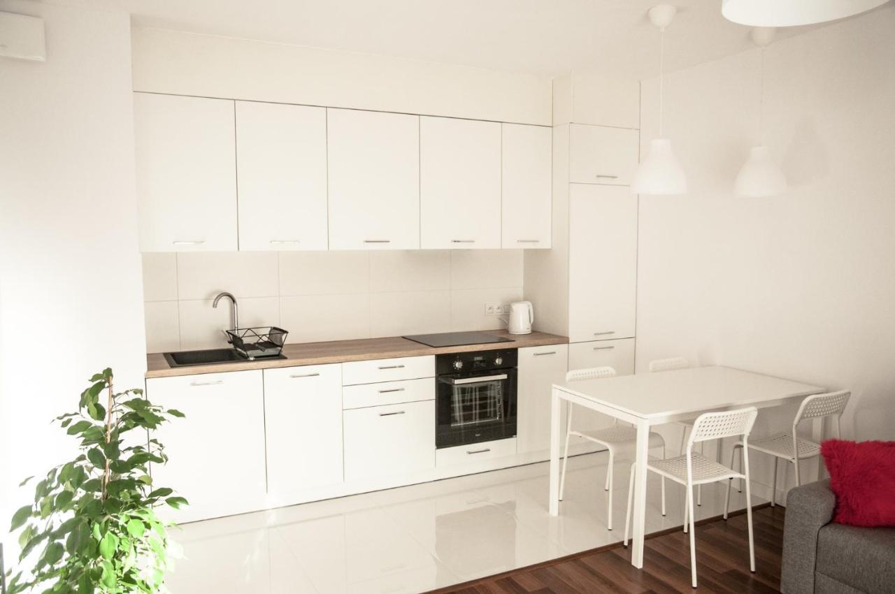 Apartament Rosso Lodź Bagian luar foto