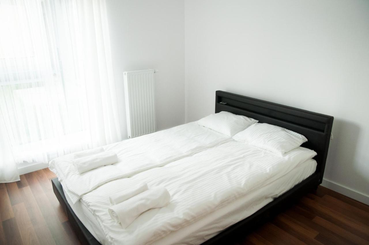 Apartament Rosso Lodź Bagian luar foto